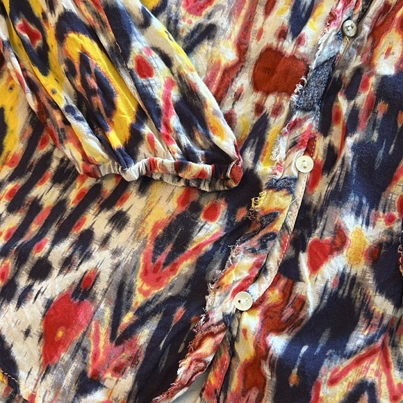 Daniel Rainn Aztec Print Top with buttons - Picture 3 of 4